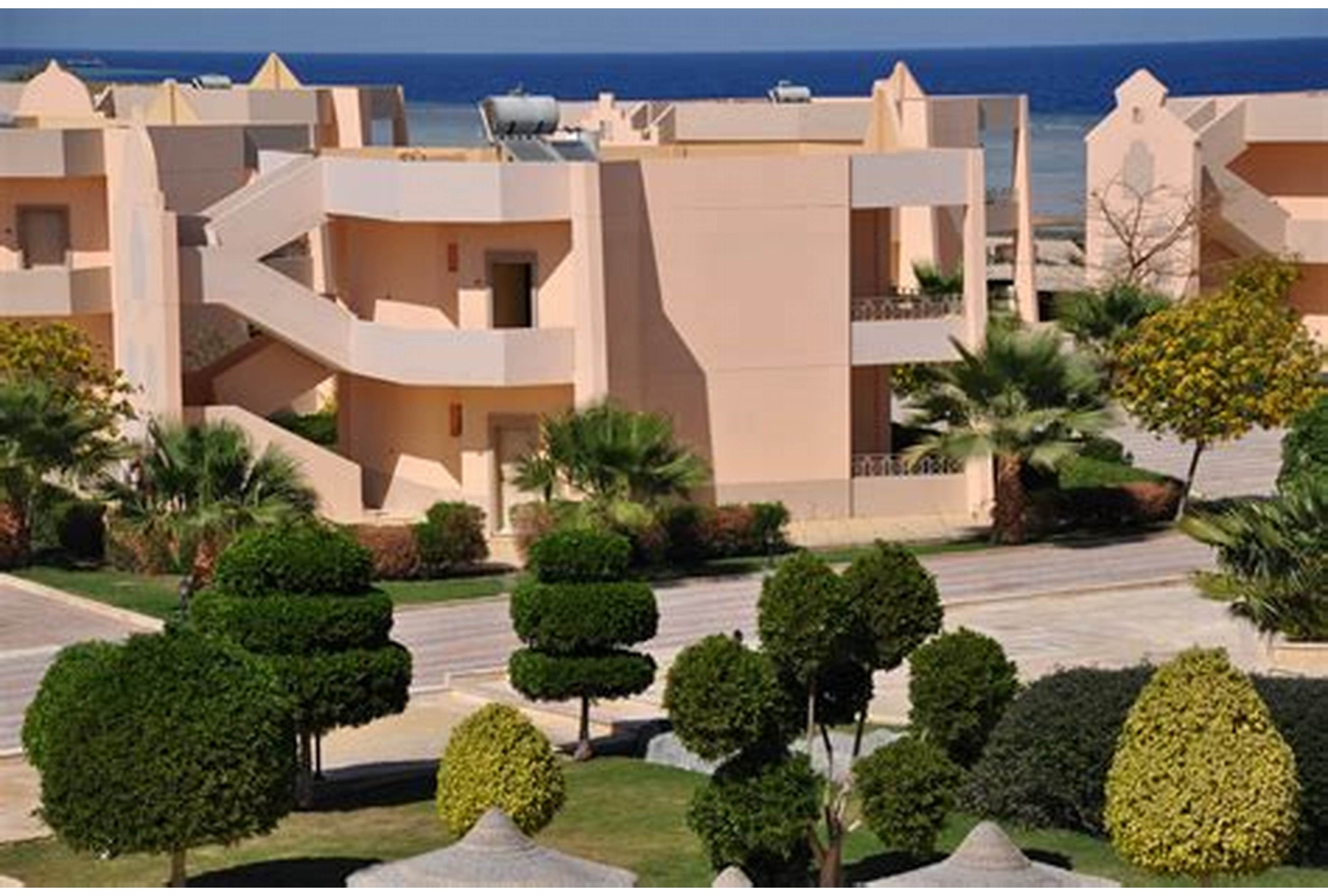 Garden-side villas and landscaping